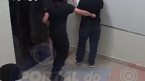 Professor é atacado a facadas por aluno dentro de sala de reforço escolar em Manaus