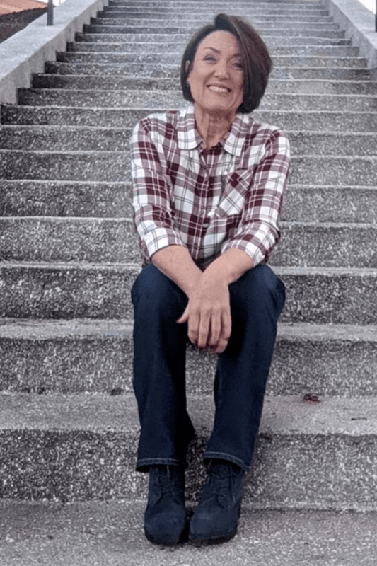 Plaid shirts are a wardrobe essential ALL year long, but they are especially fun to wear in the FALL!