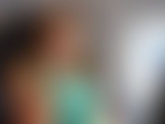 Dear Woman Bragging Loudly About Being Internationally Known at Applebee’s