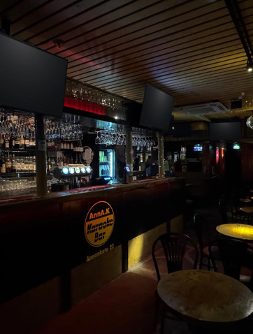 AnnA.K karaokebaari - baaritiski