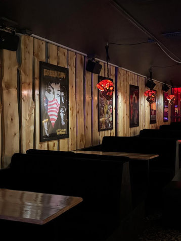 Hevimesta karaoke baari - sisätilat