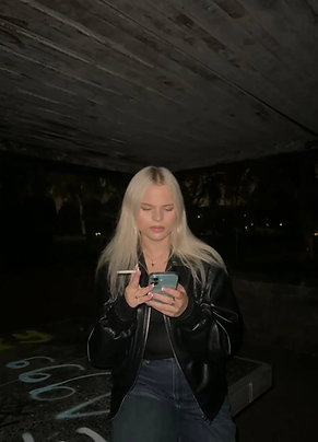 Late Night Smoke: Blonde Beauty Answers Questions