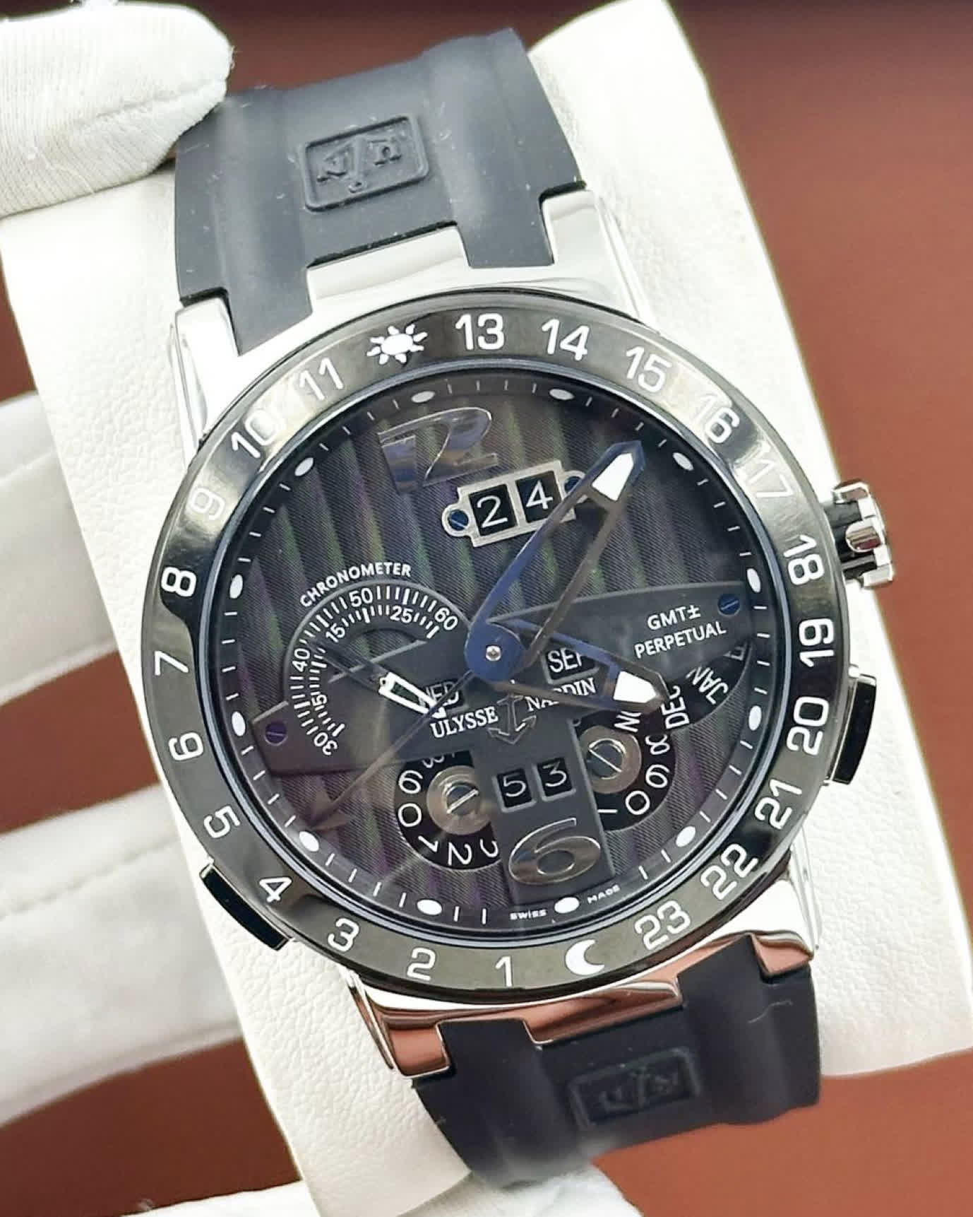 Ulysse Nardin El Toro GMT Perpetual (код 068-16a)