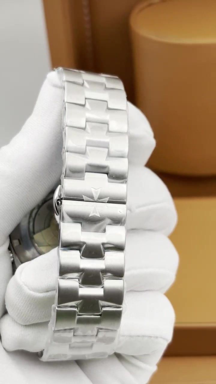 Миниатюра: Vacheron Constantin OVERSEAS С (код 164-43)