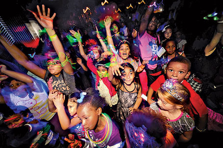 Hire the ultimate uv glow in the dark party experience! Covering the North West, Cheshire and Lancashire. Perfect for birthday parties and private events!