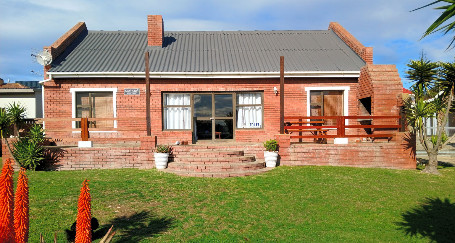 Garden Route accommodation - Smitsand holiday home exterior view