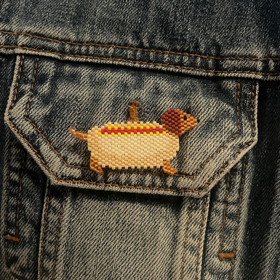 Miniature : Pins chien Hot Dog perles Miyuki