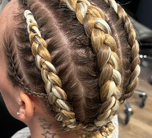 Braids auf Damenkopf
