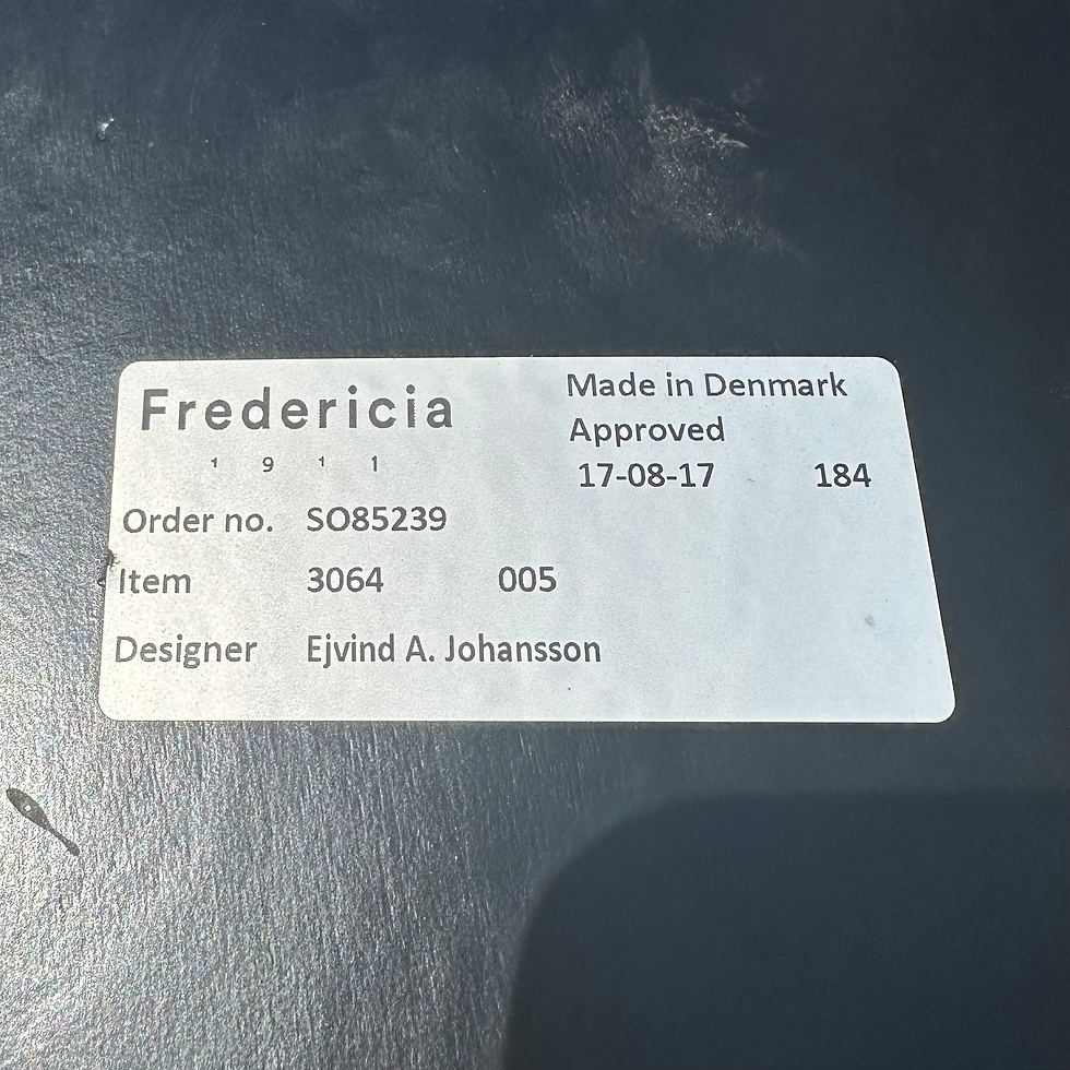 Miniature : Chaises modèle J64 de Ejvind A. Johansson pour Fredericia 