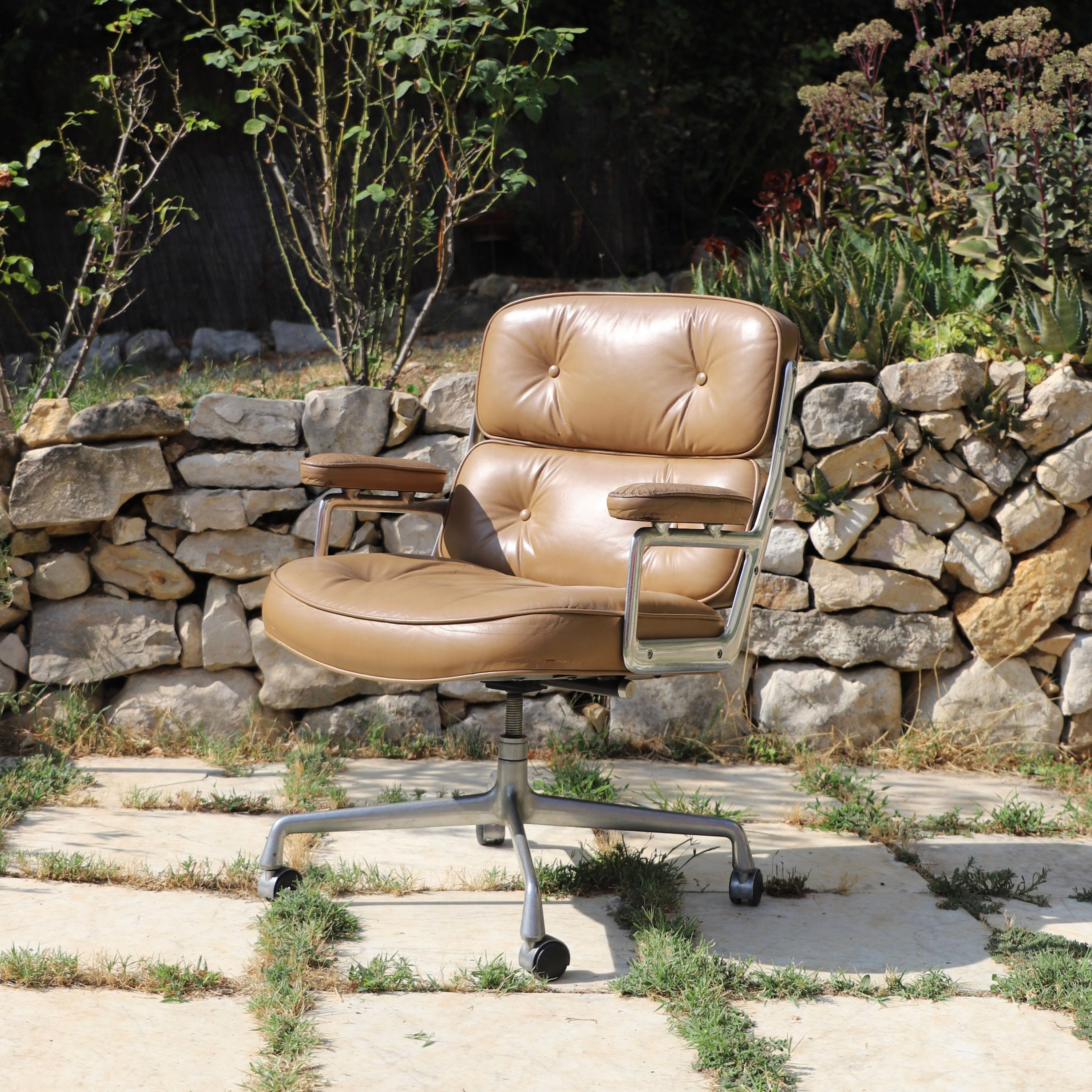 Fauteuil "Lobby Chair" Es 104 par Charles & Ray Eames pour Herman Miller 1976