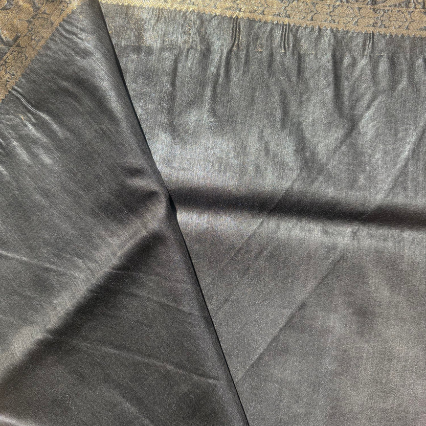 Black viscose soft silk saree Body
