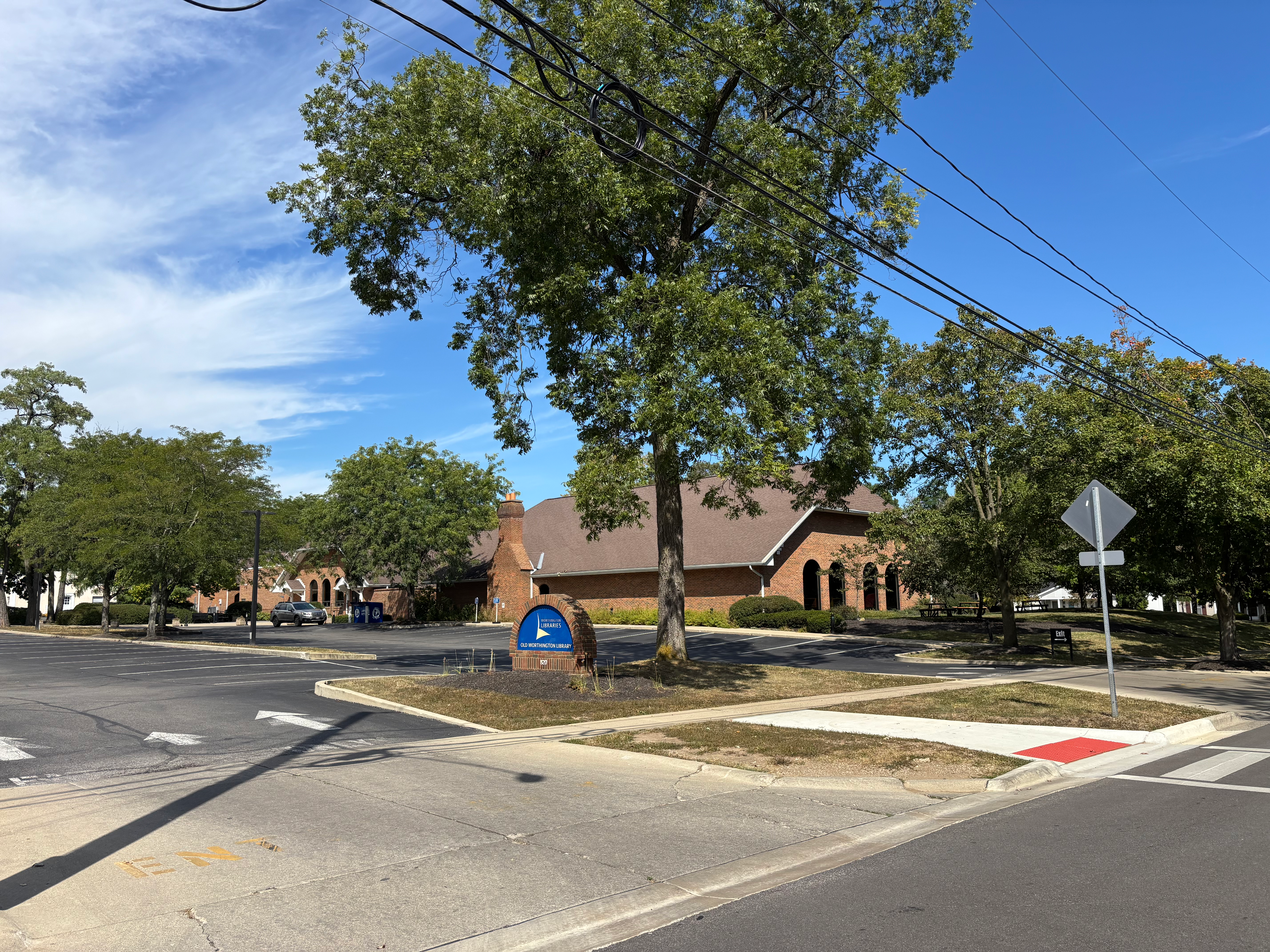 Worthington Ohio library — mature canopy and historic neighborhood pollen corridor