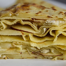Brie / Apples / Apple Sauce Crêpe