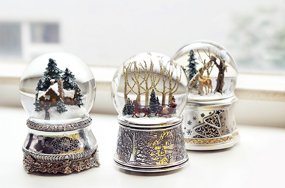 Snow Globe w/ Music Box