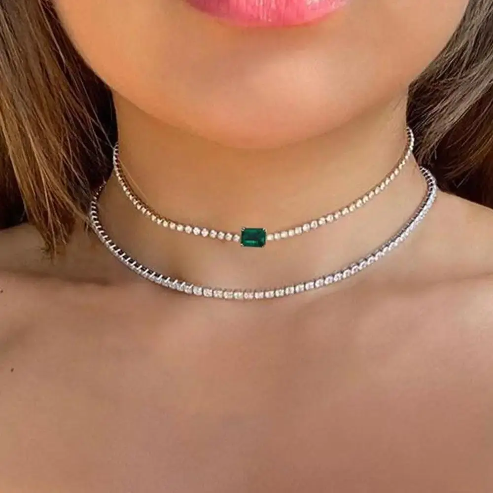 Colar feminino simples com cristal verde