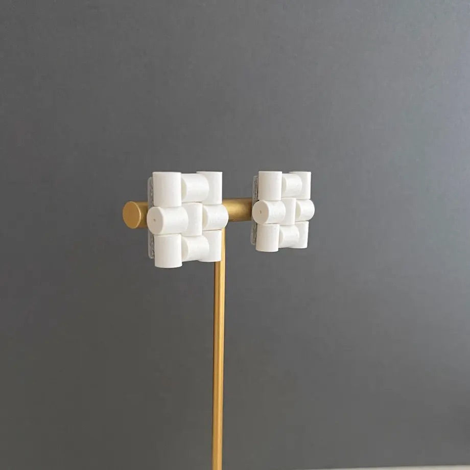 縮圖：經典系列耳環・白色(方形)