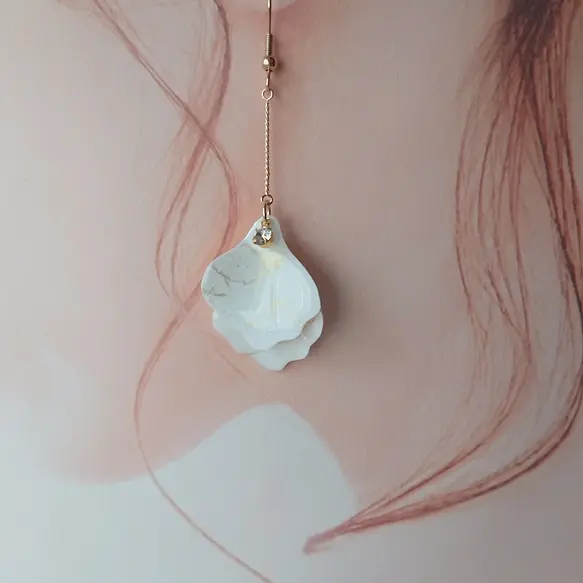 縮圖：日本手作品牌JUNOBELLE 花之雅3款(白色) - 耳環 Fleur plus