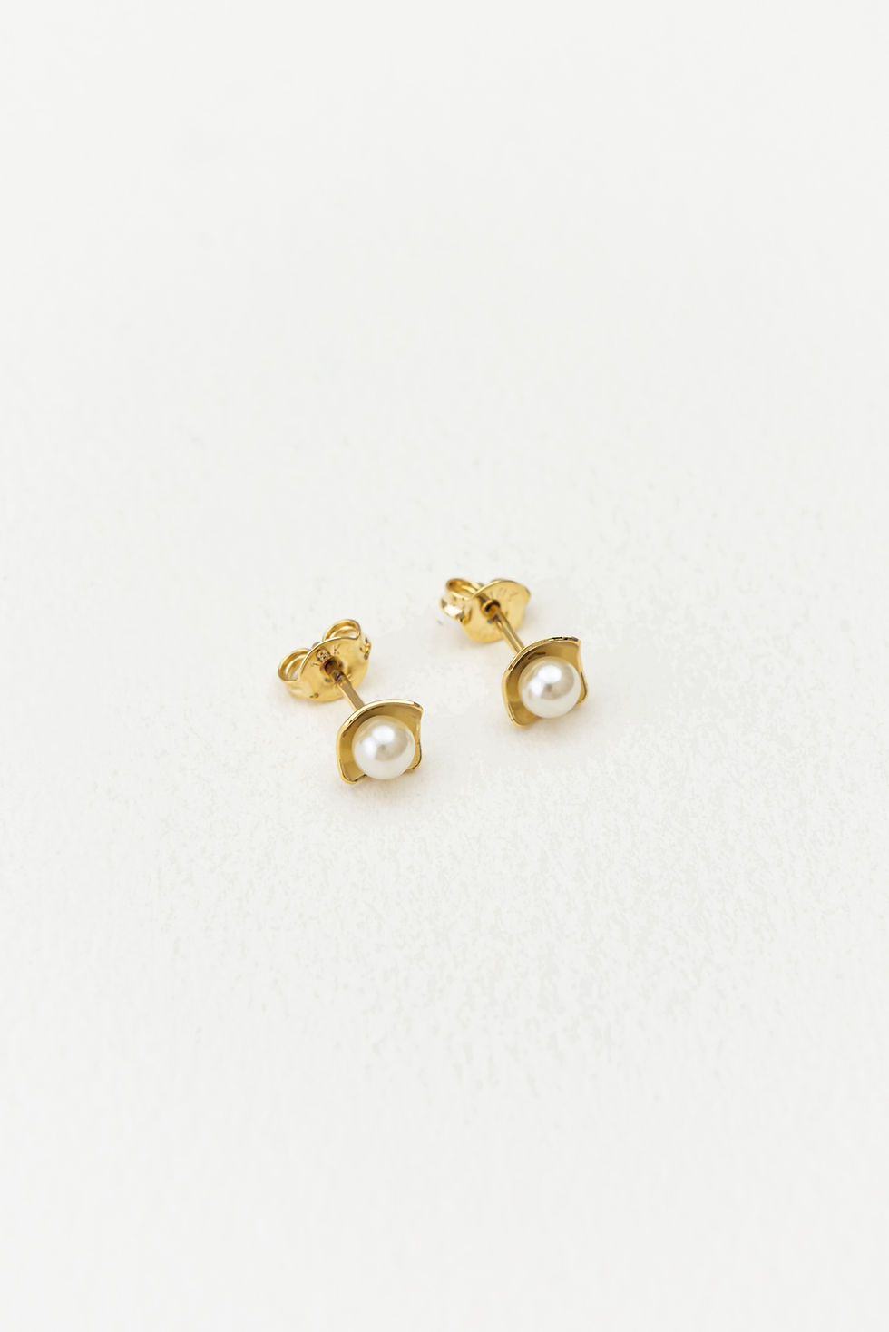 Thumbnail: Gold Filled Pearl Dew Drop Stud Earrings