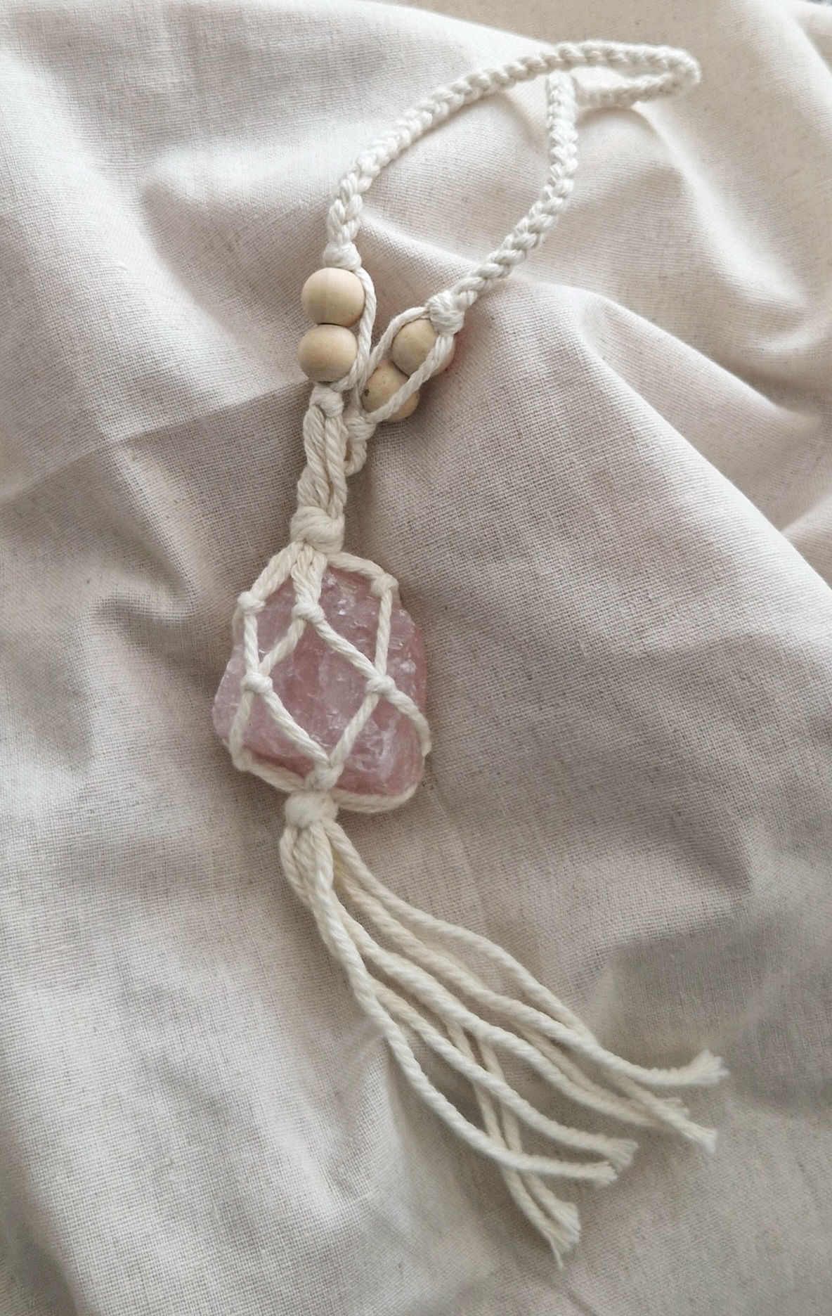 ROSE QUARTZ HANGING MACRAME