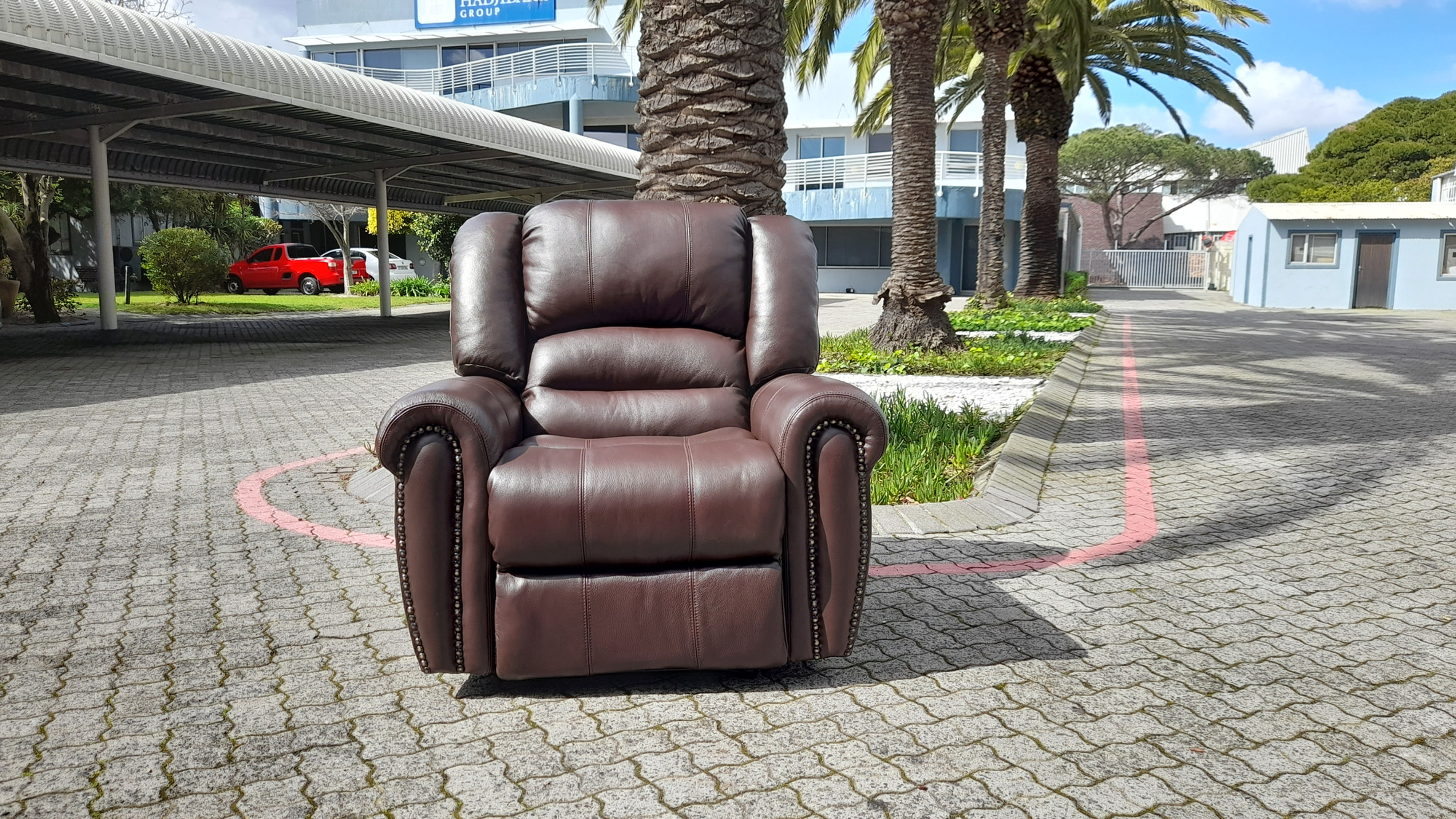 Goma Recliner