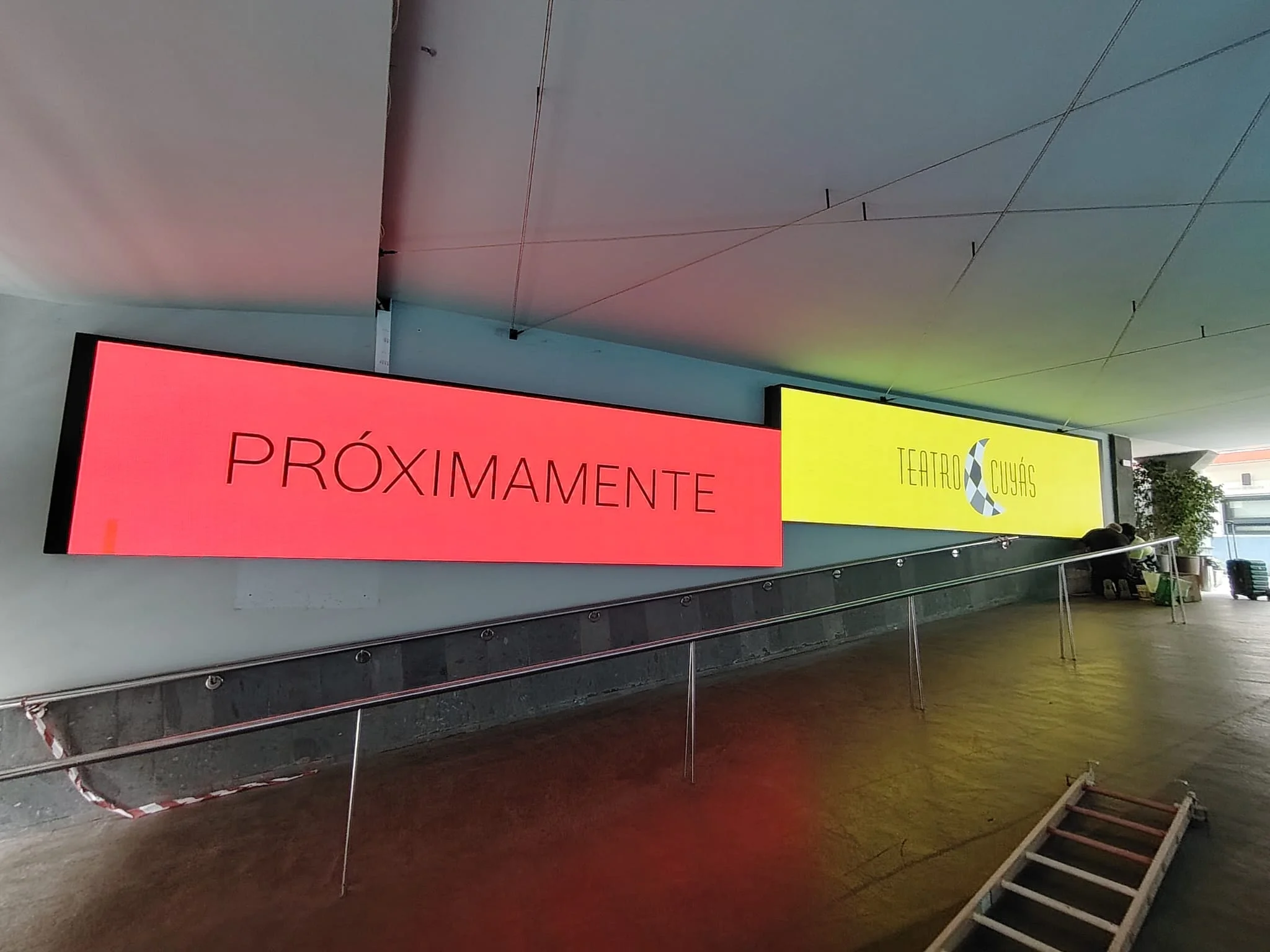 pantalla led derecha