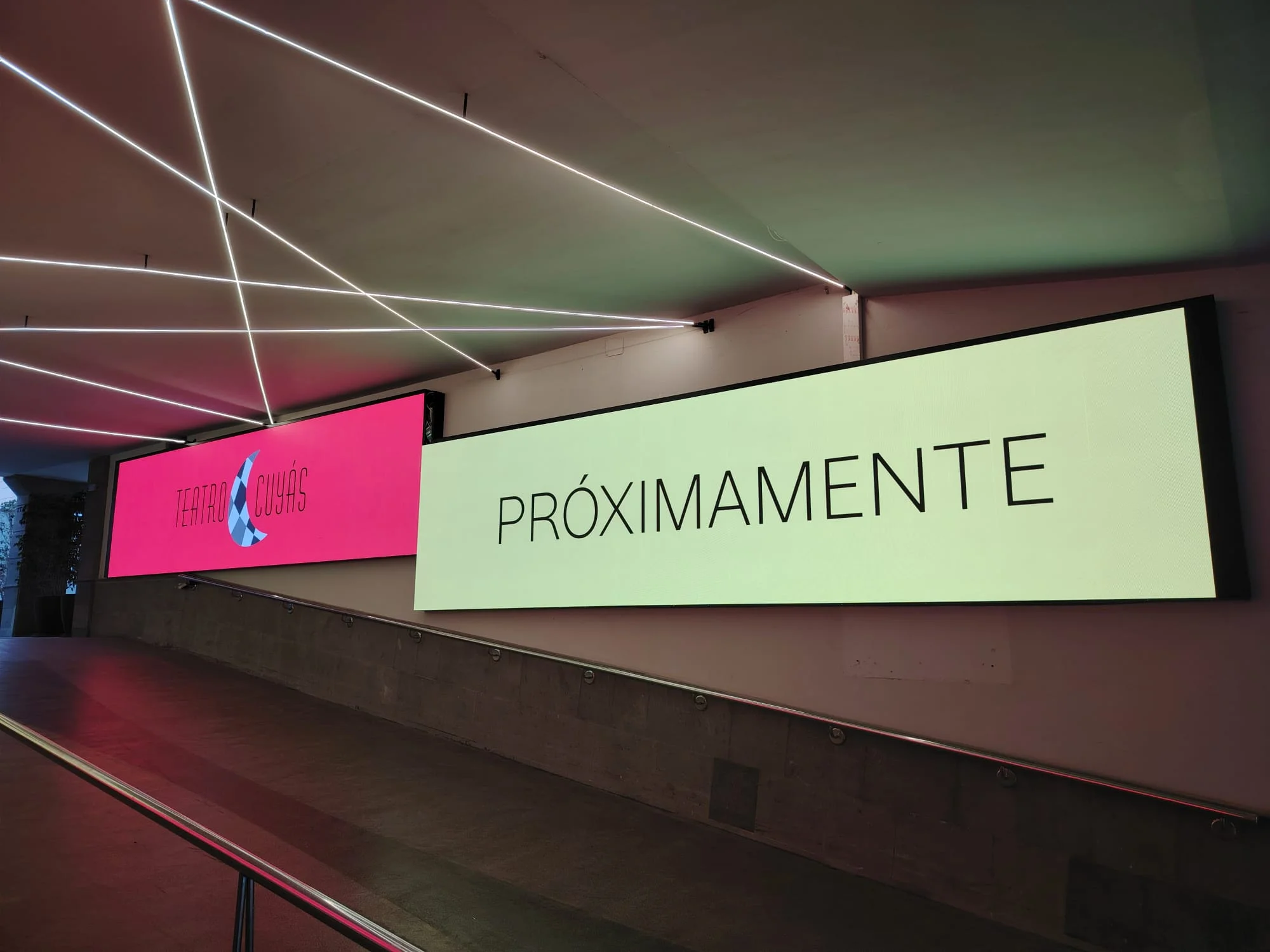 Pantalla led izquierda