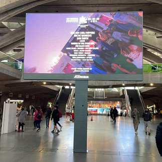 Estación de Oriente Pantalla totem