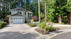 2256 W Rosecrans