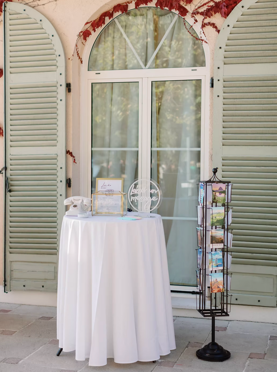 Livre d'or audio et cartes postales mariage