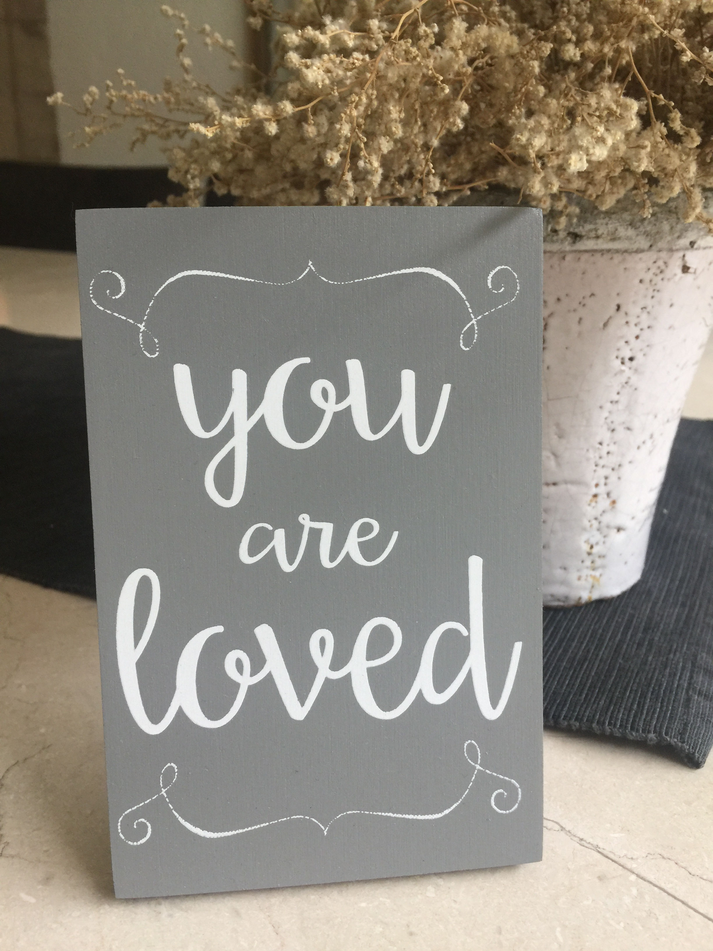 Cuadro decortivo de madera you are loved