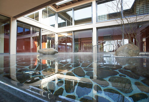 Bora HotSpa Yoga Retreat Wellness-Onsen - Monkey Yoga mit Lisa Kauff