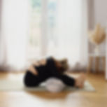 Winterdepression vorbeugen - Yoga Übungen zur Prävention - Vorbeuge
