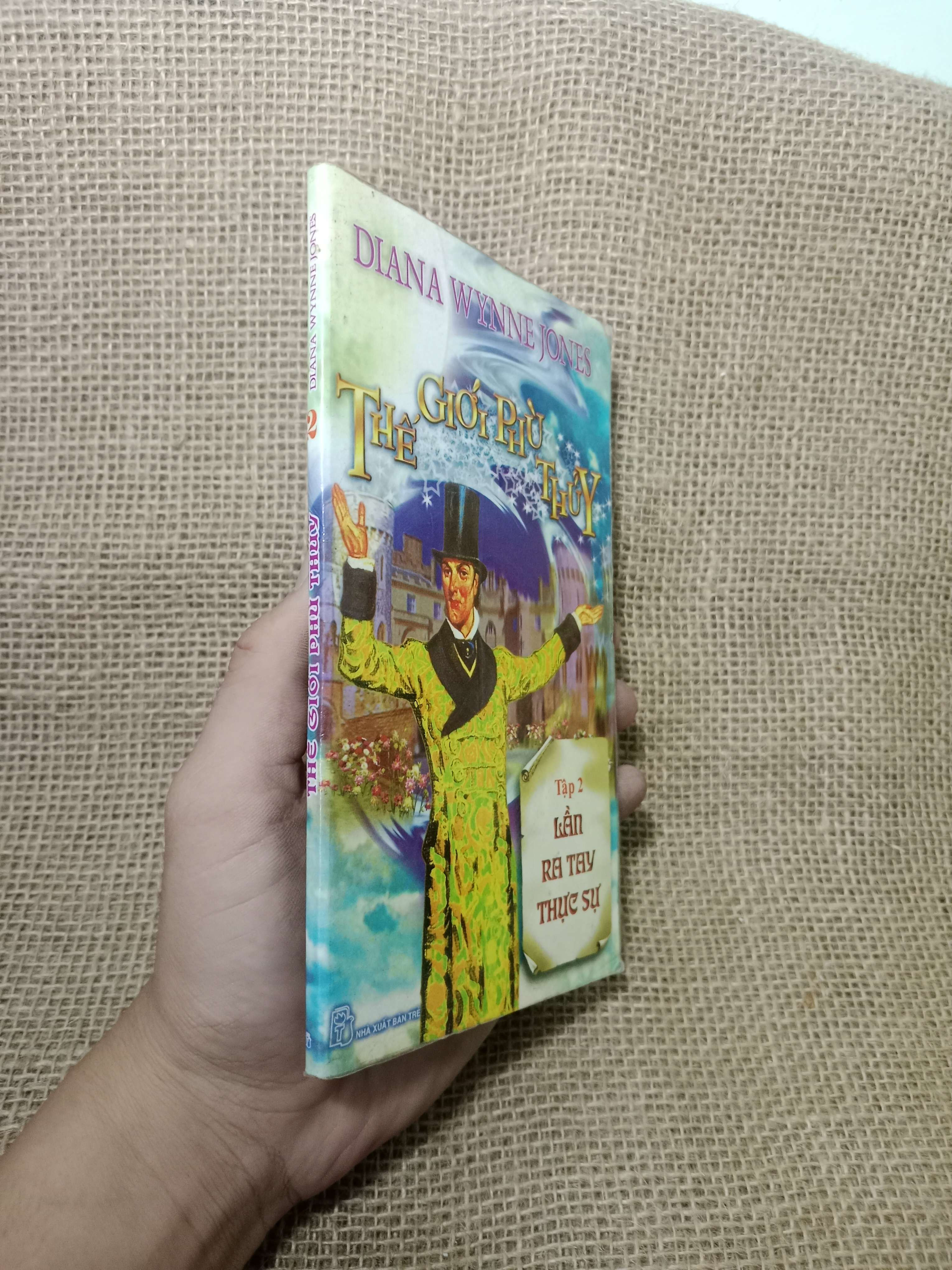 Thế giới phù thủy tập 1 - Diana Wynne Jones