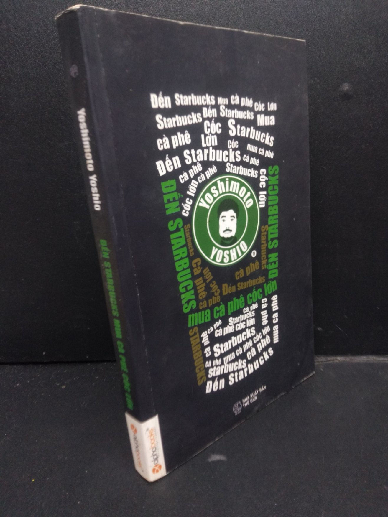 Đến Starbucks Mua Cà Phê Cốc Lớn - Yoshimoto Yoshio