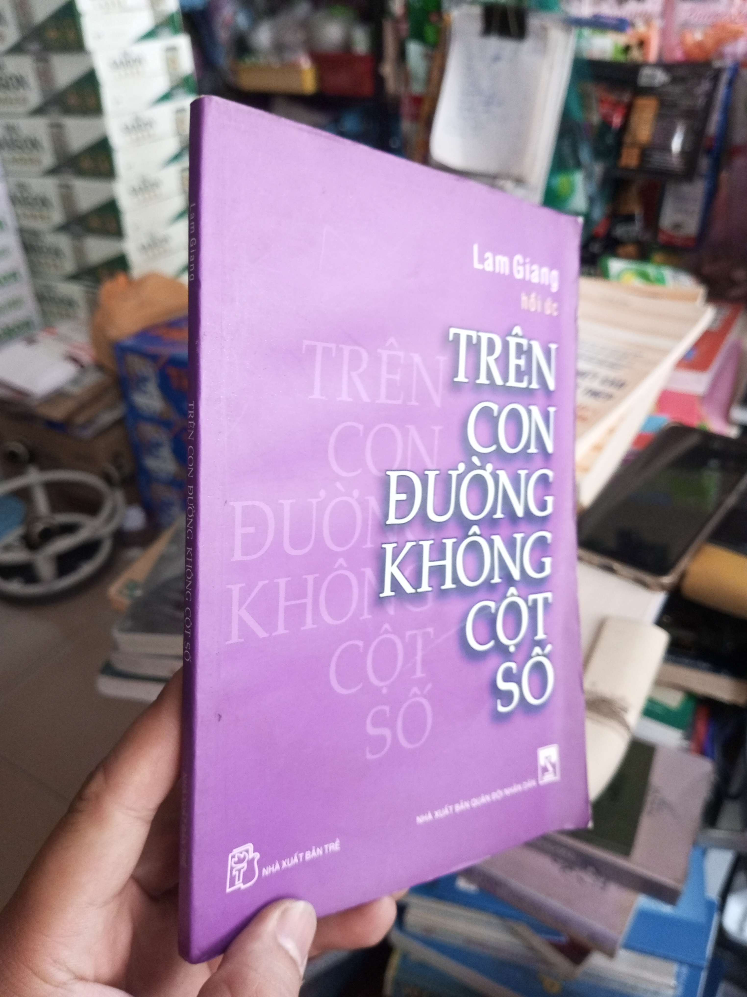 Trên Con Đường Không Cột Số - Lam Giang