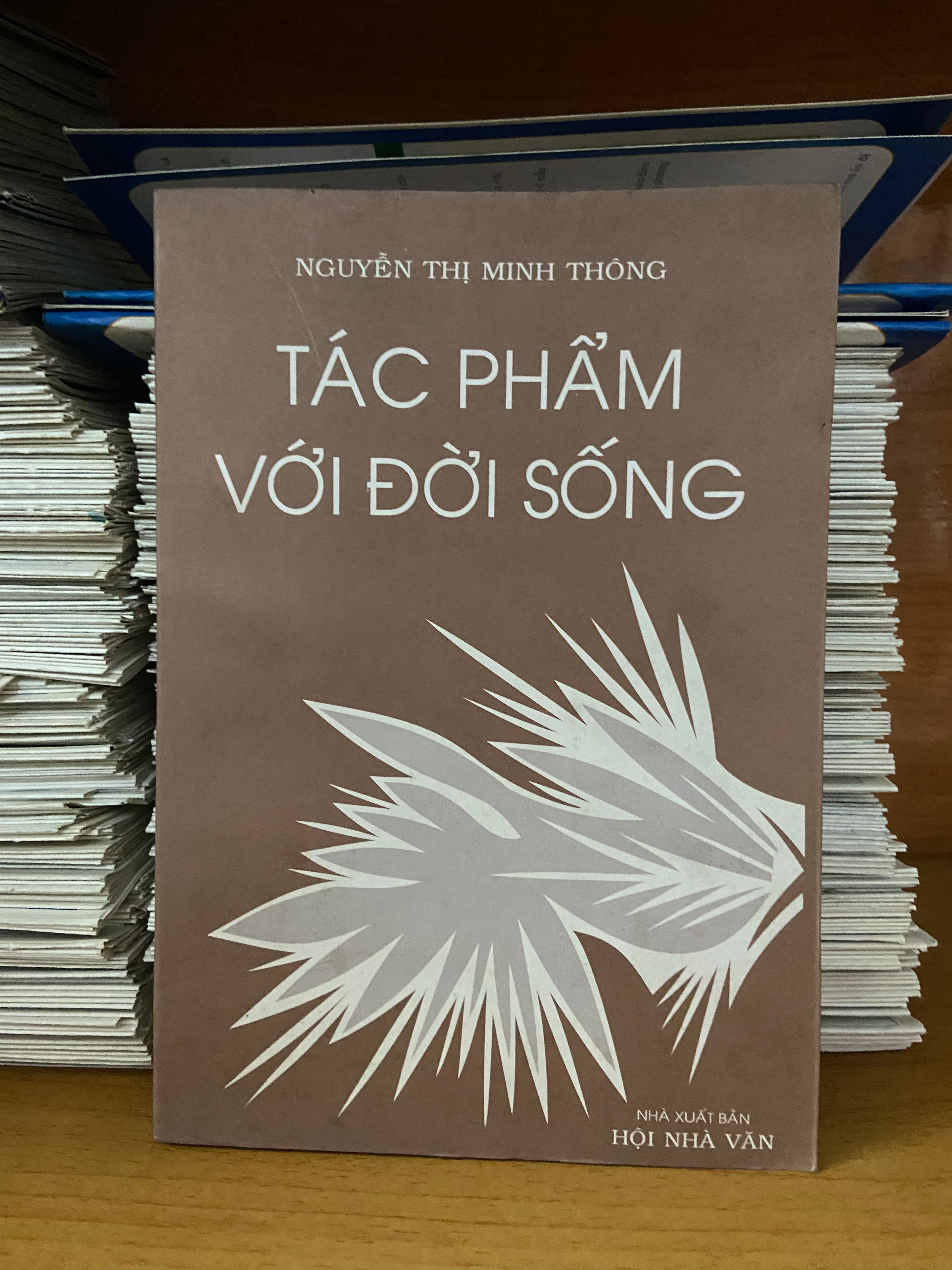 Tác phẩm với đời sống - Nguyễn Thị Minh Thông