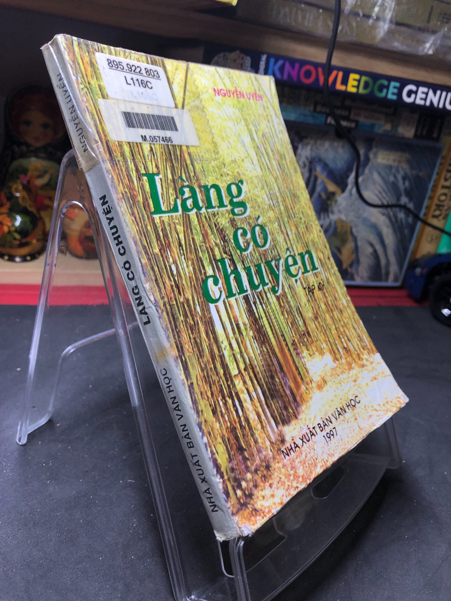 Làng có chuyện - Nguyễn Uyển