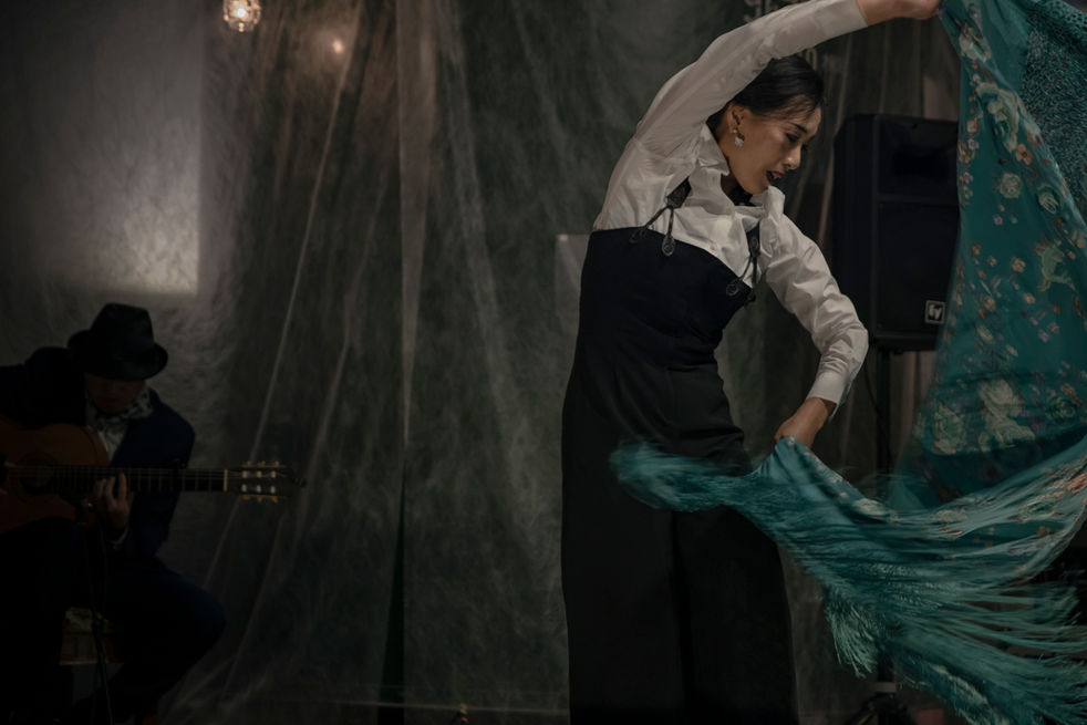 佐藤絢香 Ayaka Sato フォトグラファー
宮崎亜由美 フラメンコダンサー
秋、酒蔵にて。（群馬県）