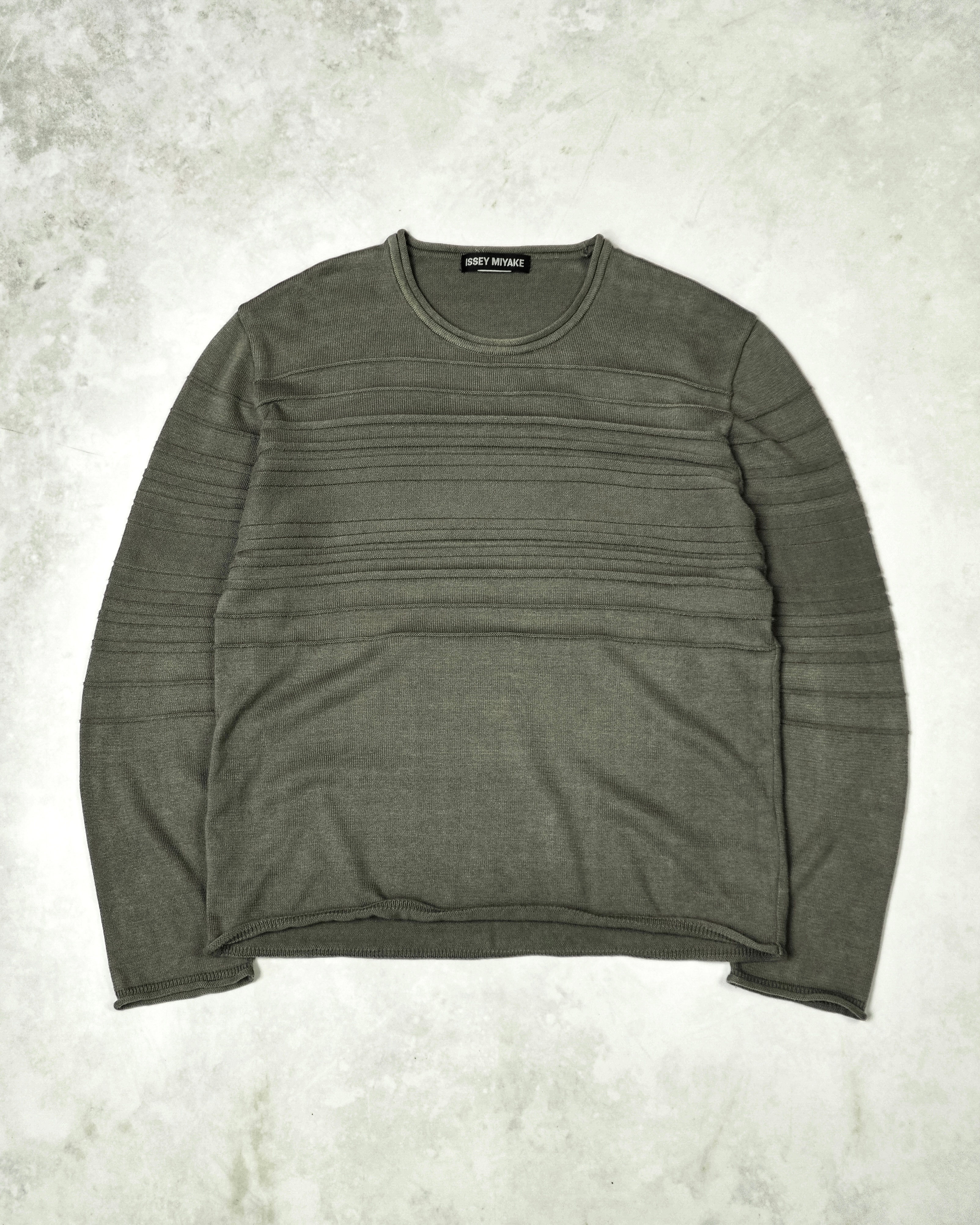 ISSEY MIYAKE PLEATED KNIT SWEATER