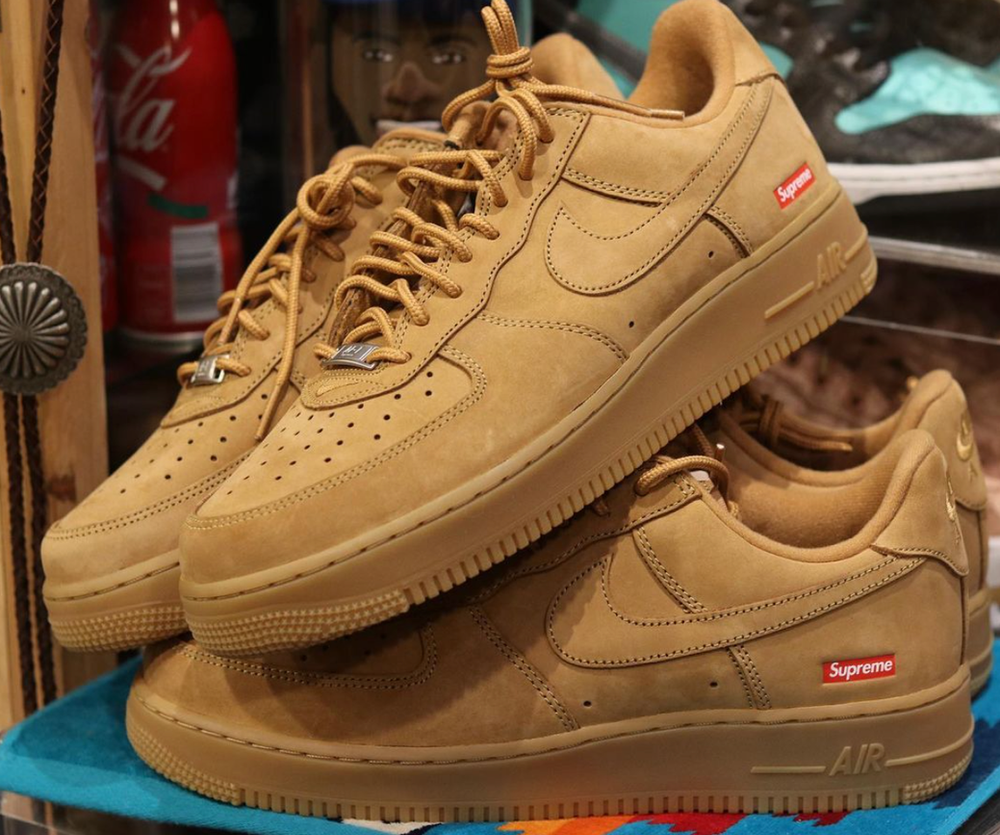 nike air force marrom
