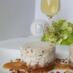 BUTTER PECAN CHEESECAKE MINIS