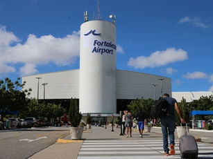 L'entrée de l'aéroport international Pinto Martins de Fortaleza.