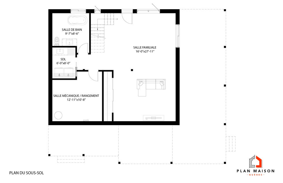 Plan de sous-sol d’une maison contemporaine avec salle familiale, salle de bain et accès rez-de-jardin.