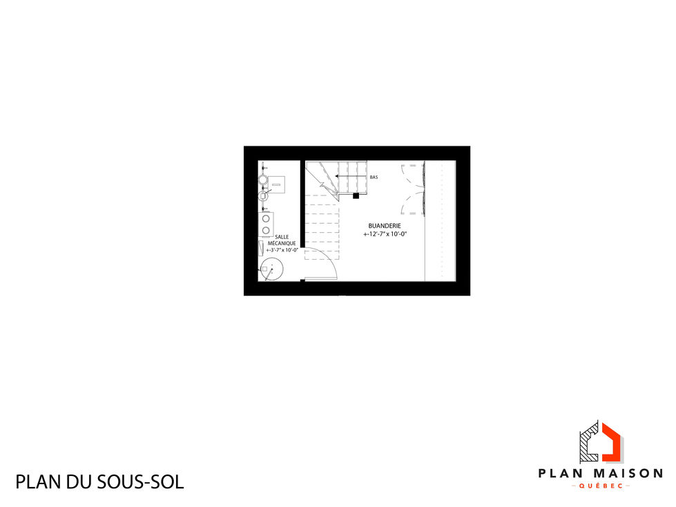 Plan du sous-sol d'un chalet A-frame contemporain avec buanderie, salle mécanique et escalier central.