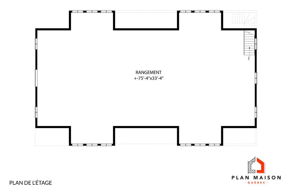 Plan d'étage d'un garage style grange avec grand espace de rangement ouvert.