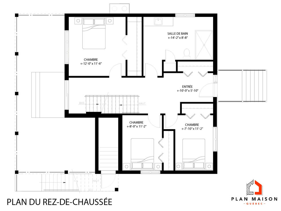 Plan du rez-de-chaussée d’un chalet contemporain avec trois chambres