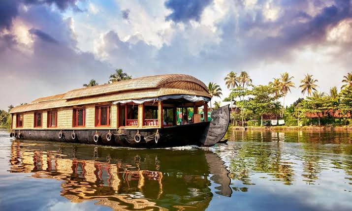 Kerala 6 days tour
Visit and explore God's own country.