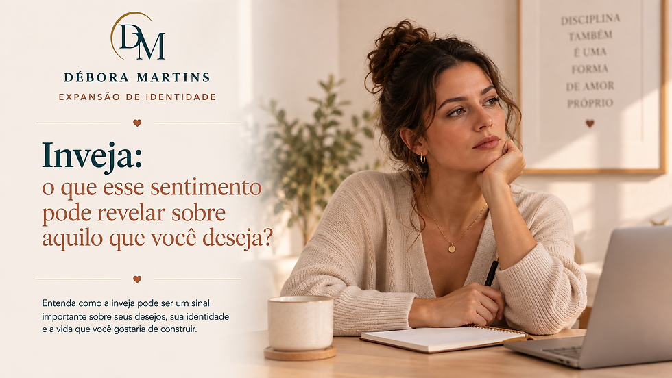 Mulher refletindo após sentir inveja diante da conquista de outra pessoa, representando comparação, desejos, identidade e aquilo que gostaria de viver.