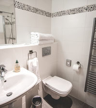 Gerry Bathroom.jpeg