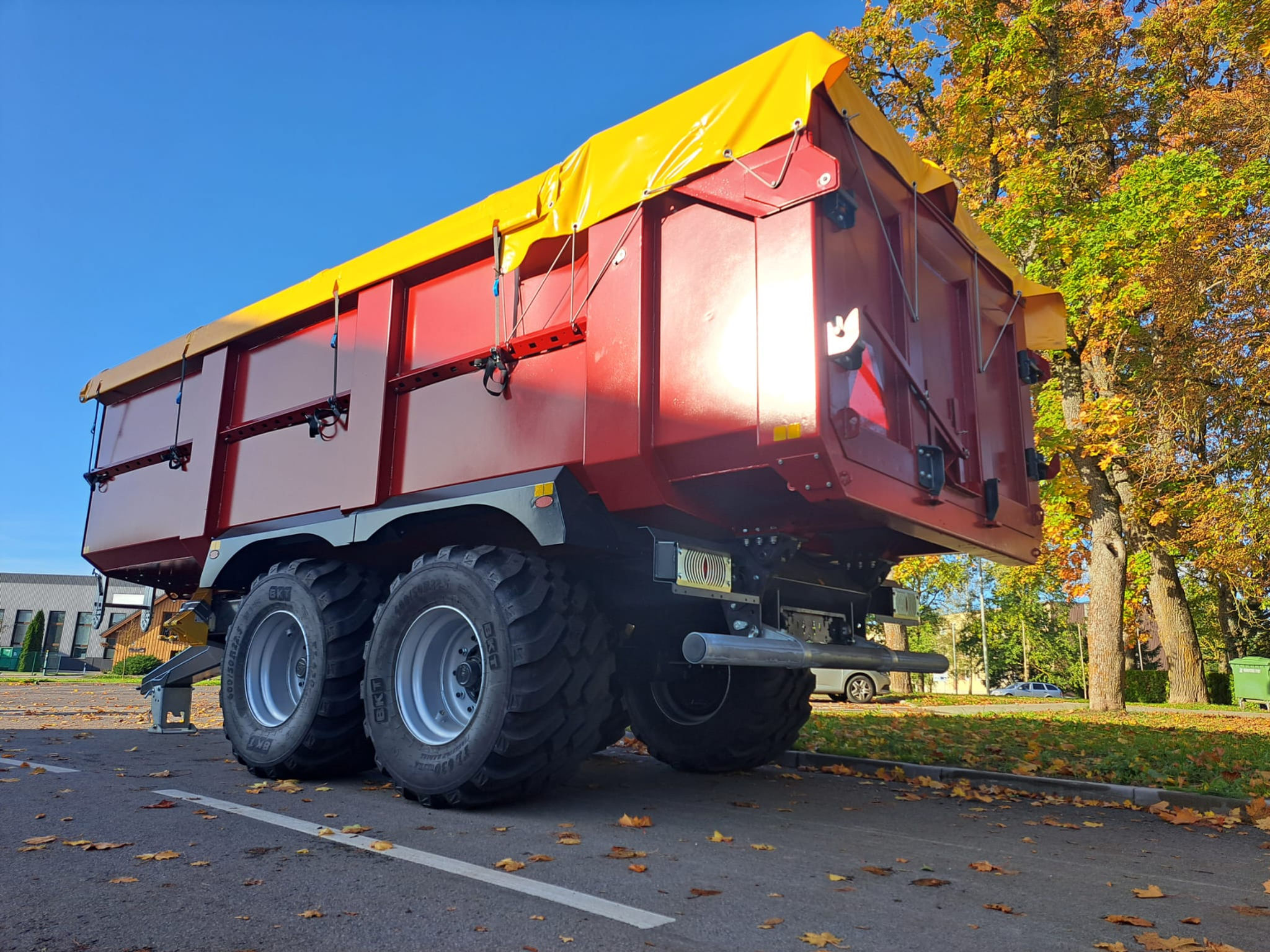 Ferrel 165VH trailer with load cover